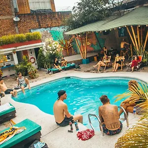 2* Hotel Viajero & Salsa School